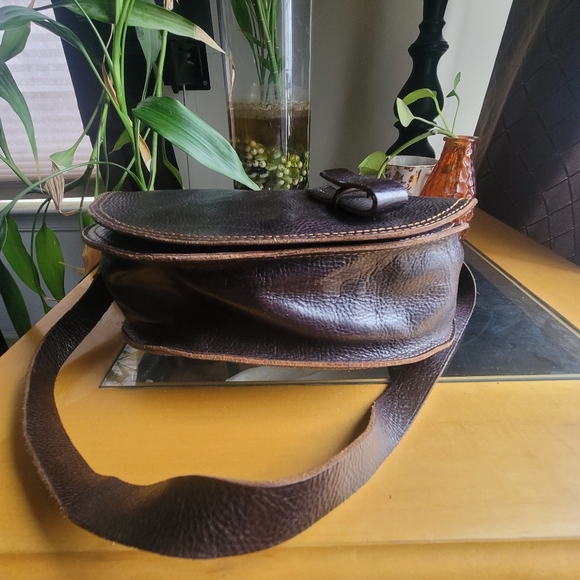 DKNY Vintage Leather Messenger bag - Picture 7 of 14
